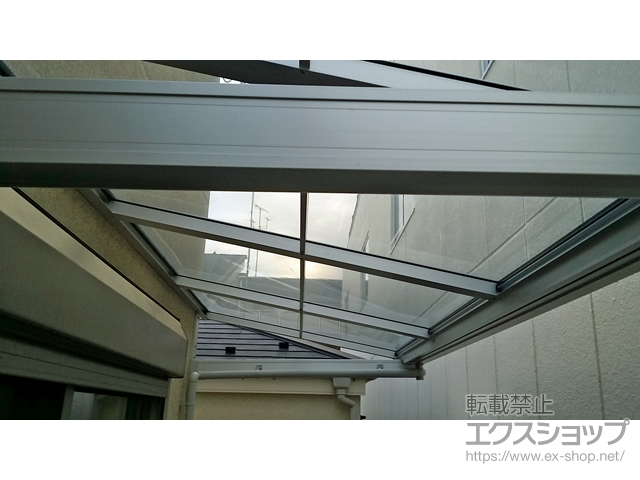 東京都江戸川区ののバルコニー・ベランダ屋根 スピーネ F型 ルーフタイプ 単体 積雪〜20cm対応 施工例