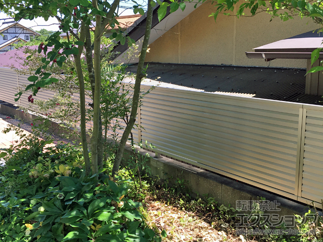 岐阜県多治見市ののフェンス・柵 ミエーネフェンス 目隠しルーバータイプ 自由柱 施工例