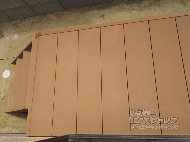 �{�錧���s��YKKAP�̃E�b�h�f�b�L ���E�b�h�f�b�L 200 �{�H��