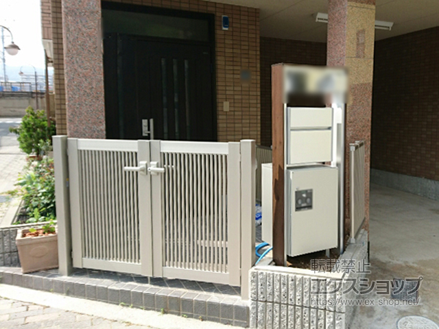 兵庫県神戸市のの門扉 シンプレオ門扉2型 縦格子 両開き 門柱使用 施工例