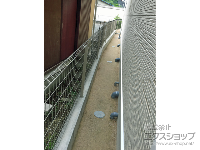 福岡県春日市ののフェンス・柵 イーネットフェンス1F型 自由柱施工 施工例