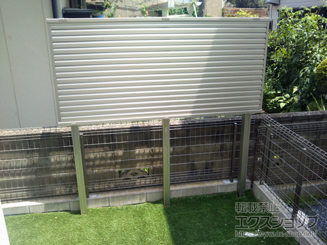 千葉県千葉市ののフェンス・柵 ミエーネフェンス 目隠しルーバータイプ 上段のみ設置 自立建て用 施工例