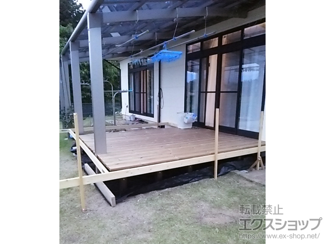 長野県伊那市ののウッドデッキ 天然木タンモクサーモデッキセット 無塗装床板 施工例