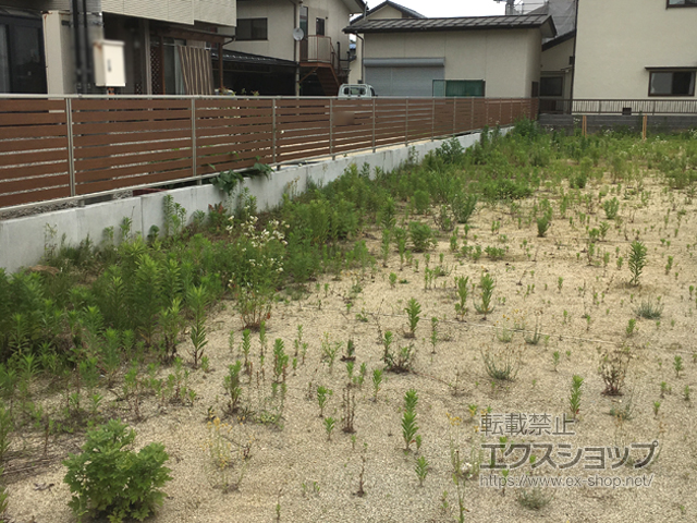 福島県福島市ののフェンス・柵 ルシアスフェンスF04型 横半目隠し 自由柱 施工例