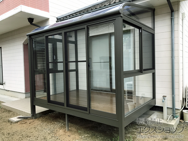 島根県大田市ののテラス囲い・サンルーム サニージュ R型 床納まり ランマ無 積雪〜20cm対応 施工例