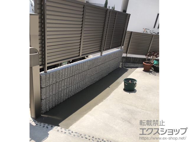 大阪府堺市ののフェンス・柵 プレスタフェンス 8型 横ルーバー フリーポールタイプ 施工例