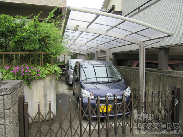 滋賀県蒲生郡竜王町ののカーポート レイナポートグラン 縦連棟　積雪〜20cm対応 施工例