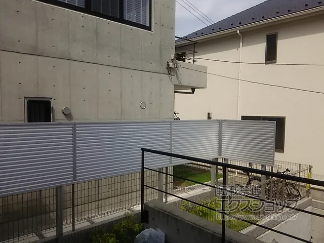 東京都町田市のValue Selectのフェンス・柵・塀 ミエーネフェンス 目隠しルーバータイプ 2段支柱 施工例