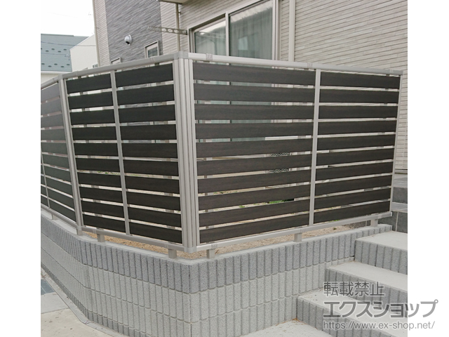 福島県郡山市ののフェンス・柵 ルシアスフェンスF04型 横板 木目カラー 自由柱施工 施工例