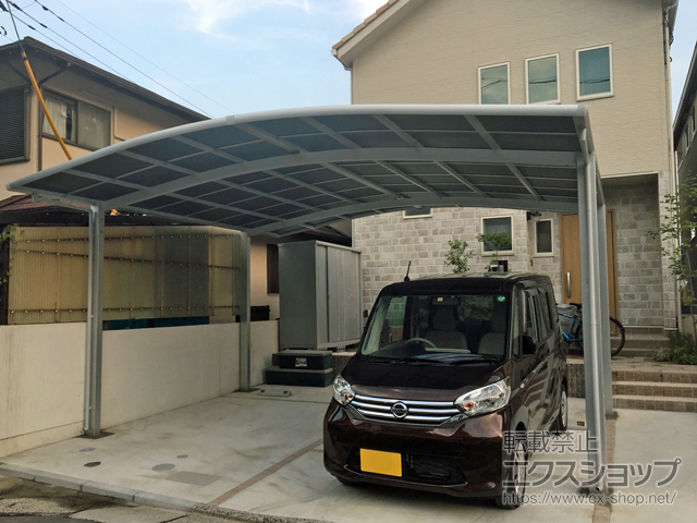 広島県広島市ののカーポート ネスカR (ラウンドスタイル) ワイド 積雪〜20cm対応 施工例
