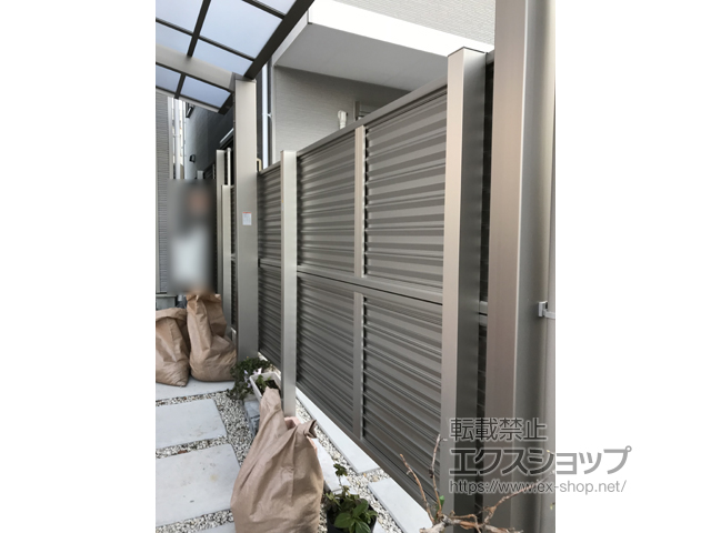 愛知県名古屋市ののフェンス・柵 ミエーネフェンス 目隠しルーバータイプ 2段支柱 自立建て用（パネル2段） 施工例