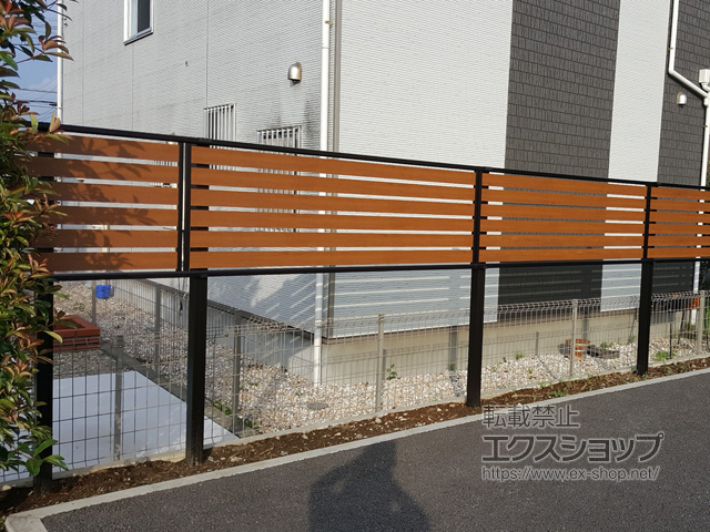 埼玉県入間市ののフェンス・柵 モクアルフェンス 横板タイプ 2段支柱 自立建て用（パネル1段） 施工例