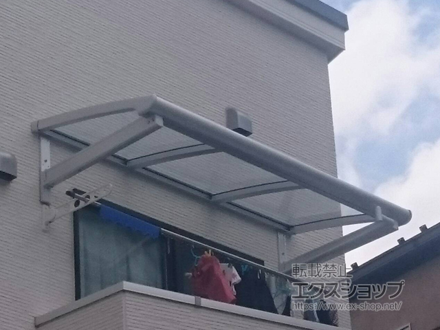 東京都中野区のLIXIL リクシル（トステム）のバルコニー・ベランダ屋根 パワーアルファ L型 屋根タイプ 単体 積雪〜30cm対応 施工例