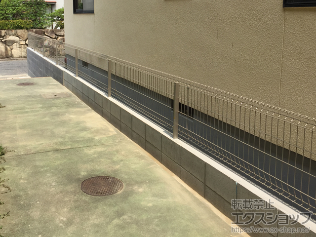 広島県広島市ののフェンス・柵 イーネットフェンス 2F型 自由柱施工 施工例