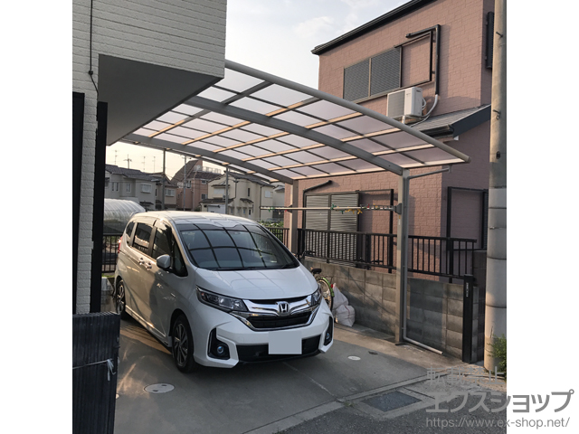 兵庫県伊丹市ののカーポート レイナベーカポートグラン　積雪〜20cm対応＋水平式物干し（テラス柱用） ロング 2本入り×1セット 施工例