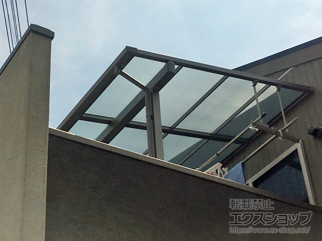 京都府京都市ののバルコニー・ベランダ屋根 スピーネ F型 屋根タイプ 単体 積雪〜20cm対応 施工例