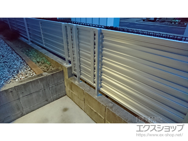 愛知県名古屋市ののフェンス・柵 カムフィX9型 ルーバータイプ フリー支柱タイプ 施工例