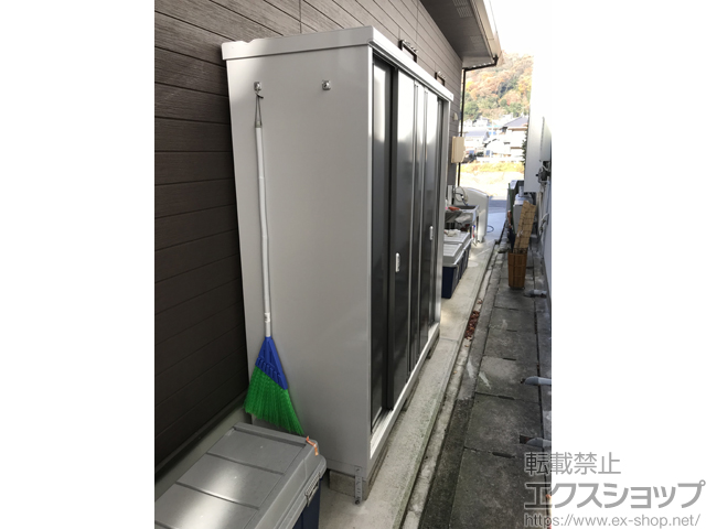 広島県三原市のの物置・屋外倉庫 シンプリー 一般型 1940×615×1903 MJX-196E-P-PG 施工例