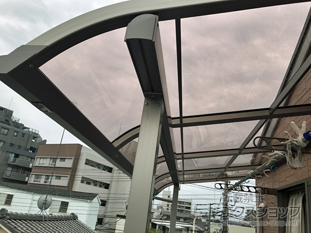 東京都江戸川区ののバルコニー・ベランダ屋根 スピーネ R型 屋根タイプ 単体 積雪〜20cm対応 施工例