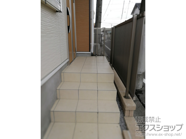 東京都八王子市ののフェンス・柵 ライシスフェンス 2型 細たて桟 フリーポールタイプ 施工例