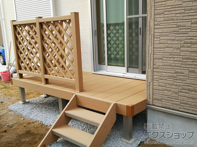 千葉県市原市ののウッドデッキ リウッドデッキ 200＋リウッドステップ5型 Sタイプ（2段）＋リウッドデッキフェンス2型＜ラチス格子＞ 施工例