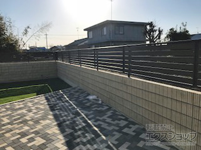 群馬県太田市ののフェンス・柵 モクアルフェンス 横板タイプ 自由柱施工 施工例