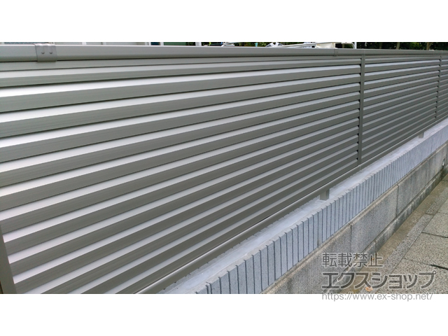 茨城県龍ケ崎市ののフェンス・柵 ミエーネフェンス 目隠しルーバータイプ 自由柱施工 施工例