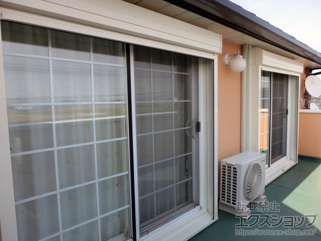 福岡県筑後市のLIXIL リクシル（トステム）の窓シャッター リフォームシャッター ボックス省スペース納まり クワトロ 手動式 施工例