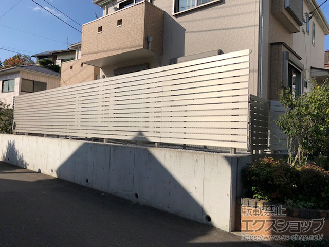 東京都東久留米市ののフェンス・柵 ルシアスフェンスH02型 横板格子 自由柱施工 施工例