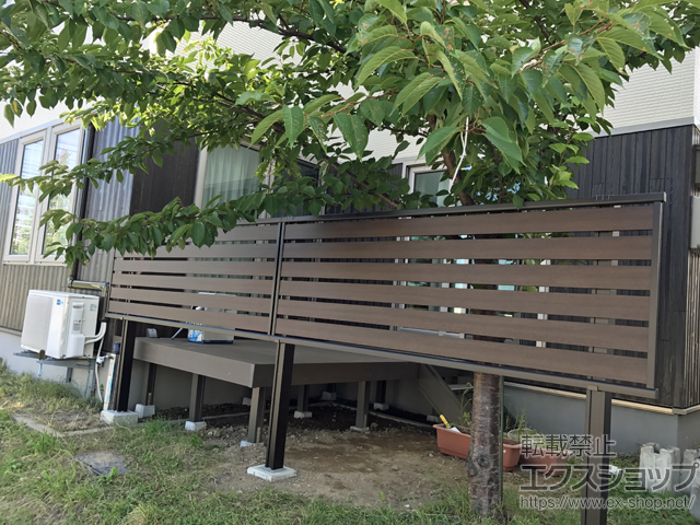 北海道札幌市ののフェンス・柵 モクアルフェンス 横板タイプ 2段支柱 自立建て用 パネル上段のみ 施工例