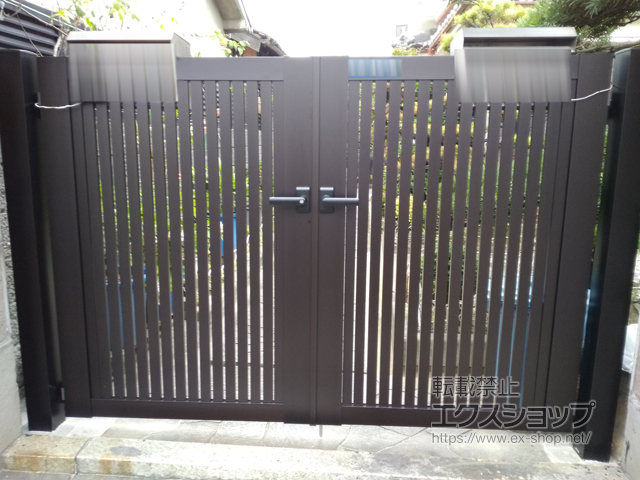大阪府門真市のの門扉 シンプレオ門扉4型 縦太格子 両開き 門柱使用 施工例
