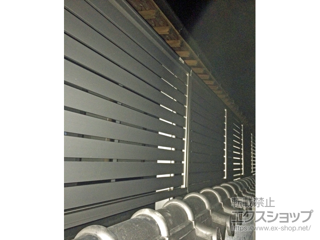 鹿児島県出水市ののフェンス・柵 プレスタフェンス 7Y型 横スリット アルミ多段柱使用（パネル1段） 施工例