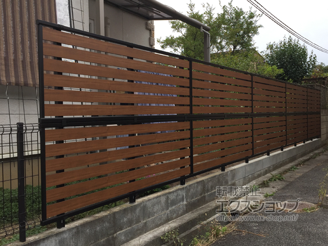 長野県長野市ののフェンス・柵 モクアルフェンス 横板タイプ 自由柱　※柱別途 施工例