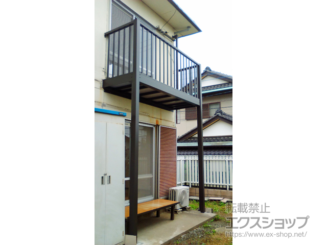 茨城県日立市のLIXIL リクシル（トステム）のバルコニー ビューステージHスタイル 縦太格子 単体 柱建て式 施工例