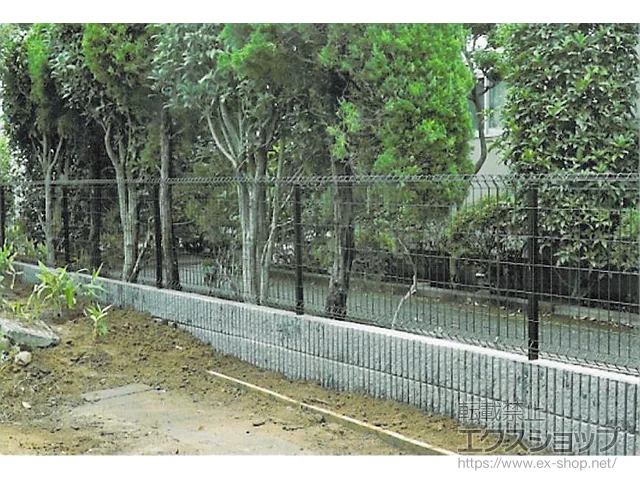 東京都八王子市のYKKAPのフェンス・柵・塀 イーネットフェンス1F型 自由柱＜水平地＞ 施工例