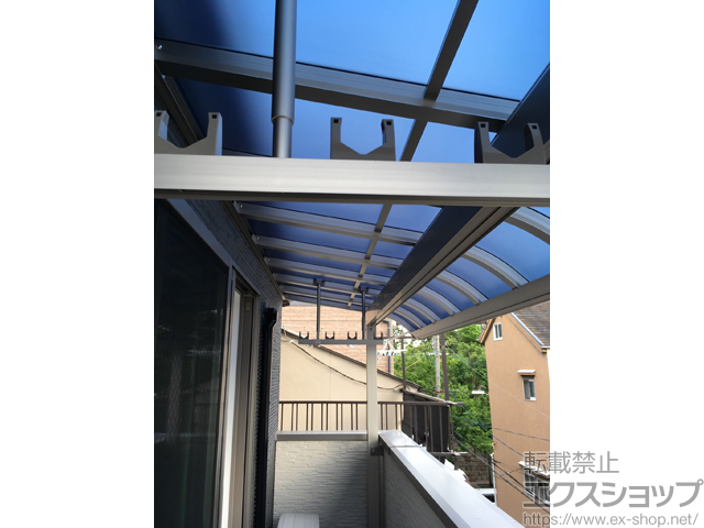 大阪府大阪市ののバルコニー・ベランダ屋根 ヴェクターテラス R型 1500 屋根タイプ 単体 積雪〜50cm対応 施工例