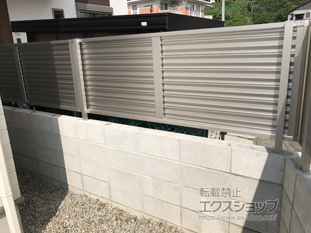 宮崎県日向市ののフェンス・柵 ミエーネフェンス 目隠しルーバータイプ 自由柱施工 施工例