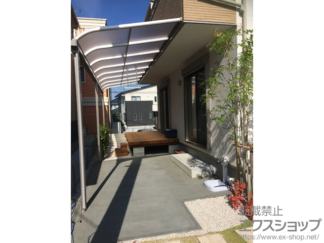 福岡県太宰府市ののテラス屋根 プレシオステラス R型 テラスタイプ 連棟　積雪〜20cm対応 施工例