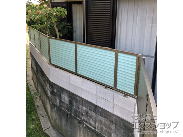 大阪府池田市ののフェンス・柵 プレスタフェンス 8S型 採光ルーバー フリーポールタイプ 施工例