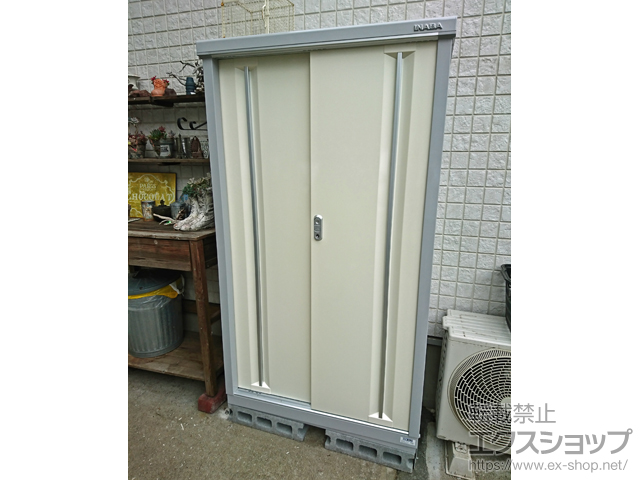 埼玉県さいたま市のの物置・屋外倉庫 シンプリー 一般型 900×415×1603 MJX-094D-FW 施工例