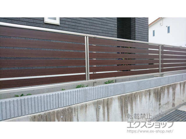 群馬県安中市ののフェンス・柵 ルシアスフェンスF04型 横板 複合カラー 自由柱施工 施工例