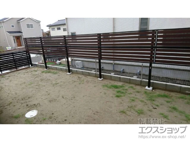 宮城県宮城郡七ヶ浜町のValue Selectのフェンス・柵・塀 モクアルフェンス 横板タイプ 2段支柱 自立建て用 施工例