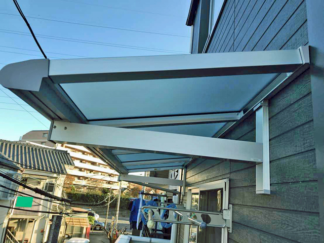 埼玉県新座市ののバルコニー・ベランダ屋根 ヴェクターテラス F型 ルーフタイプ 単体積雪〜20cm対応 施工例
