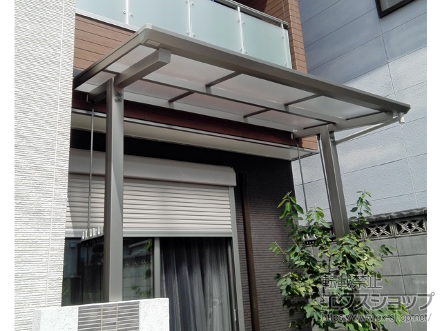 愛知県安城市ののテラス屋根 セパーネ テラスタイプ 単体 隙間カバー付（本体取付）積雪〜20cm対応 施工例