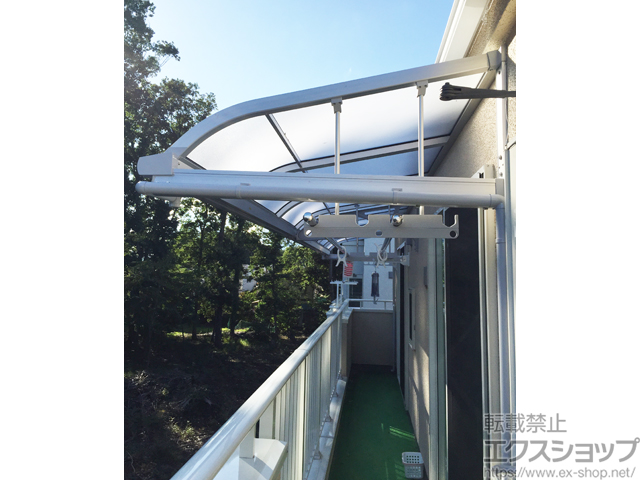 東京都東村山市ののバルコニー・ベランダ屋根 スピーネ R型 ルーフタイプ 連棟 積雪〜20cm対応 施工例