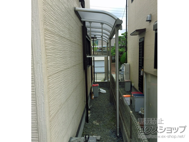 兵庫県川西市ののテラス屋根 プレシオステラス R型 テラスタイプ 連棟　積雪〜20cm対応 施工例