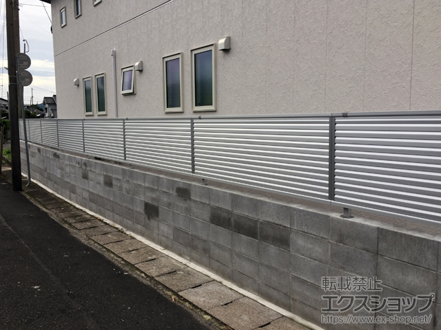 鹿児島県枕崎市ののフェンス・柵 ミエーネフェンス 目隠しルーバータイプ 自由柱 施工例