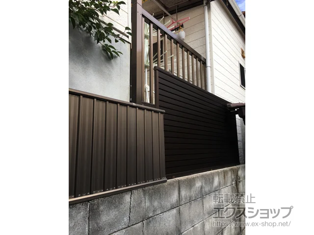 京都府京都市のYKKAPのフェンス・柵・塀 シンプレオフェンス5型 横目隠し 3段支柱 自立建て用（パネル1段） 施工例