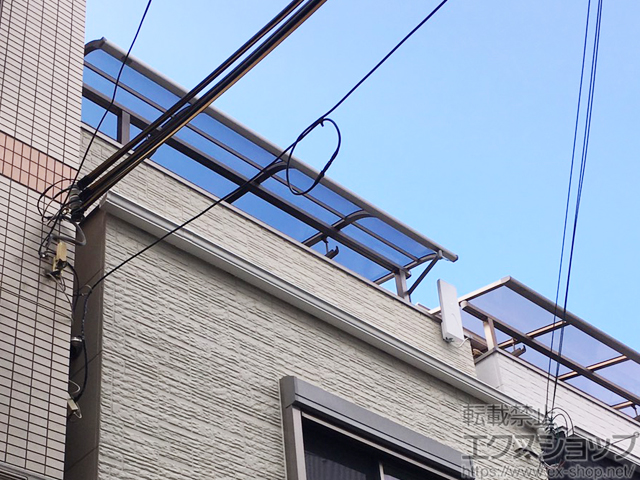 大阪府大阪市ののバルコニー・ベランダ屋根 スピーネ R型 屋根タイプ 単体 積雪〜20cm対応 施工例