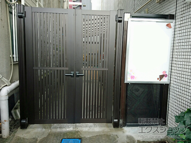 東京都墨田区のの門扉 シンプレオ門扉4型 縦太格子 両開き 高尺タイプ 門柱使用 施工例